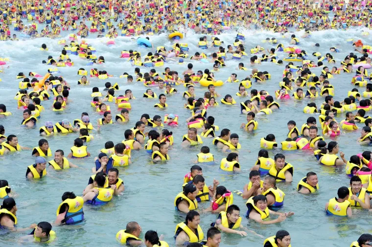 Pa ti kaži gdje se nalaziš na plaži! Sjetite se da neki i ovako ljetuju kada vas zasmetaju naše gužve