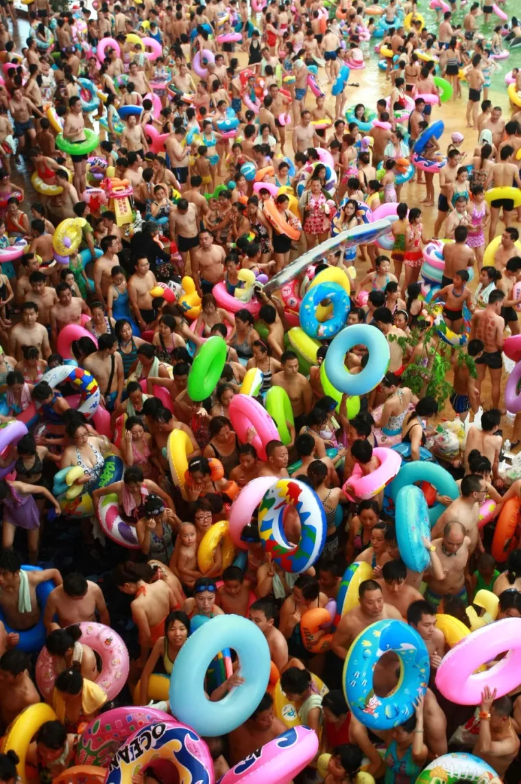 Pa ti kaži gdje se nalaziš na plaži! Sjetite se da neki i ovako ljetuju kada vas zasmetaju naše gužve