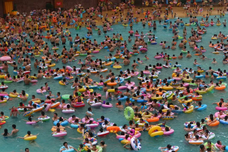Pa ti kaži gdje se nalaziš na plaži! Sjetite se da neki i ovako ljetuju kada vas zasmetaju naše gužve