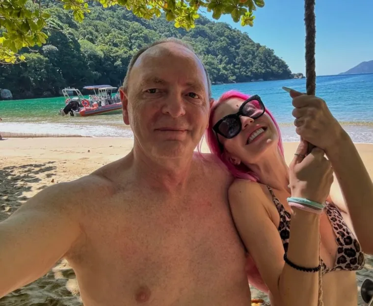 &quot;Moja je obitelj navikla da me privlače stariji ljudi, pa taj detalj nikog nije iznenadilo. Ali ostala je šokirana kada je saznala da izlazim s muškarcem jer sam prije bila u vezama samo sa ženama.&quot; 