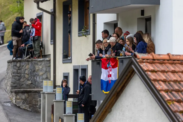 Direktno s prozora: Ovako su navijači pro&scaron;le godine gledali WRC Croatia Rally, ali ubuduće takvih prizora vi&scaron;e neće biti