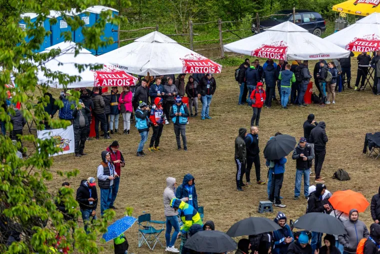Direktno s prozora: Ovako su navijači pro&scaron;le godine gledali WRC Croatia Rally, ali ubuduće takvih prizora vi&scaron;e neće biti