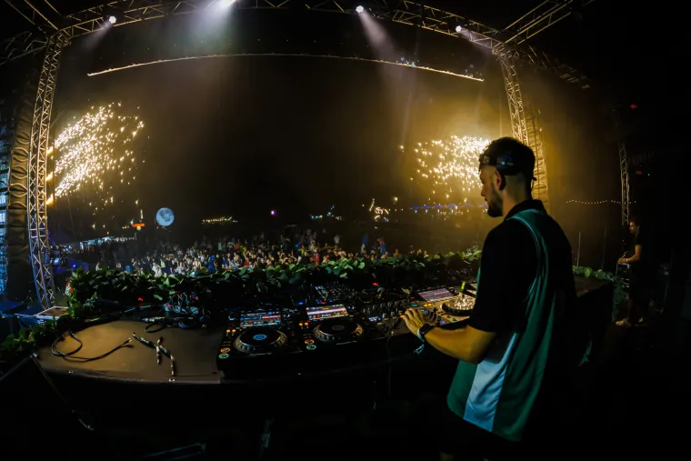 Ni ki&scaron;a nije pokvarila 'Ultru' u Međimurju, zvijezda večeri: Fedde le Grand. Ovako je izgledao prvi dan Forestlanda