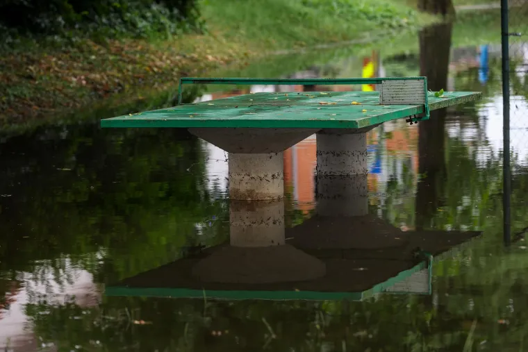 Nevrijeme ru&scaron;ilo drveće, igrali&scaron;ta pod vodom, Maksimir izgleda jezivo. Pogledajte &scaron;to je nevrijeme ostavilo iza sebe