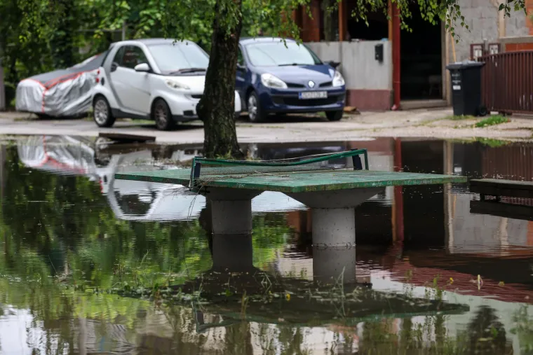 Nevrijeme ru&scaron;ilo drveće, igrali&scaron;ta pod vodom, Maksimir izgleda jezivo. Pogledajte &scaron;to je nevrijeme ostavilo iza sebe