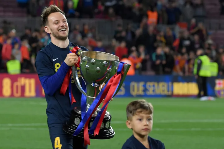 Rakitić je s Barcelonom osvojio jednu Ligu prvaka, četiri LaLige i &scaron;panjolska kupa, dva &scaron;panjolska Superkupa, UEFA Superkup te FIFA Svjetsko klupsko prvenstvo
