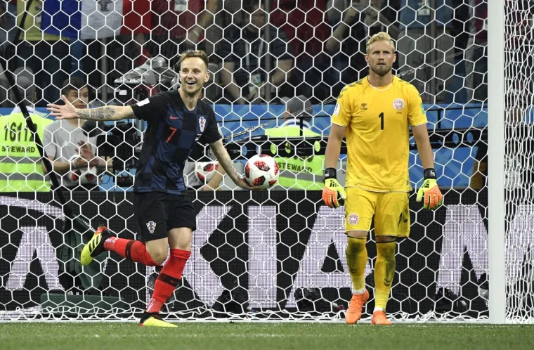 Rakitiiiiiić! Raketa zadnjim penalom matira Dance, skida hrvatsko prokletstvo i vodi Vatrene u četvrtfinale SP 2018.