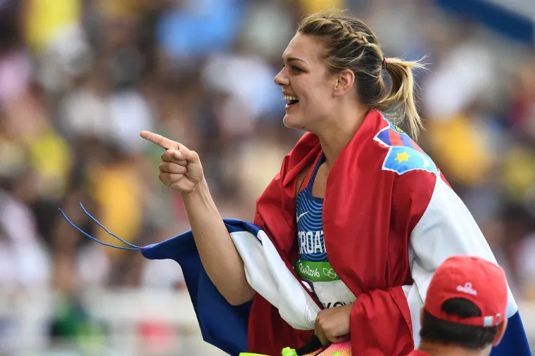 RIO DE JANEIRO 2016 (5) - Sandra Perković (atletika, bacanje diska), Josip Glasnović (strelja&scaron;tvo, trap), Sara Kolak (atletika, bacanje koplja), Igor Marenić i &Scaron;ime Fantela (jedrenje, Klasa 470), Martin Sinković i Valent Sinković (veslanje, dvojac na pariće). 