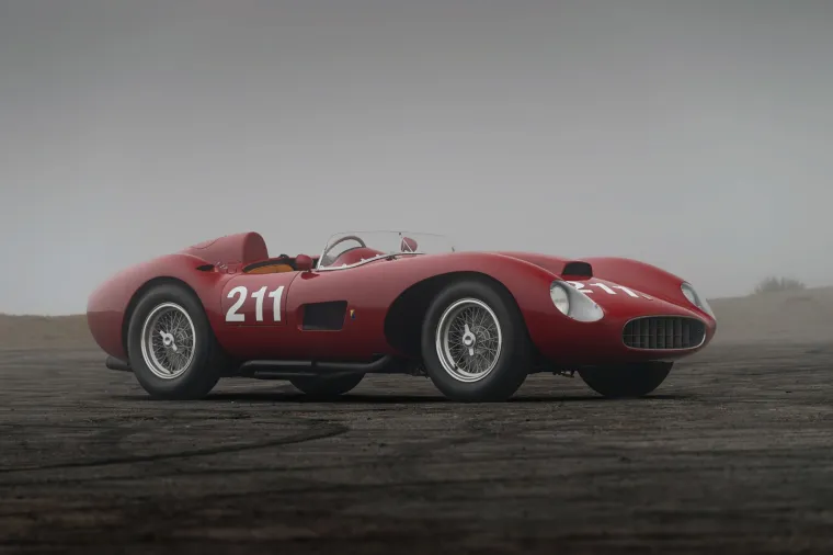 Ovaj ljepotan proizveden je 1957.  u samo dva primjerka i za koji dan će netko za njega dati golem iznos