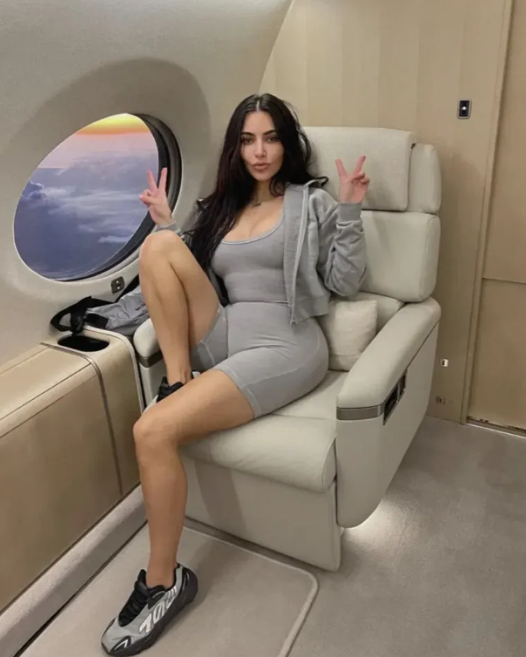 Kim Kardashian osvanula bez cenzure u oskudnom badiću: Pokazala -  nikad više