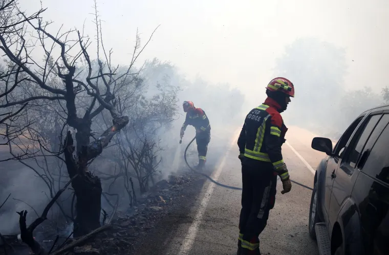 Apokaliptične scene kod Skradina! Evakuiraju ljude, stanovnici nemoćno gledaju, pogledajte stravične prizore