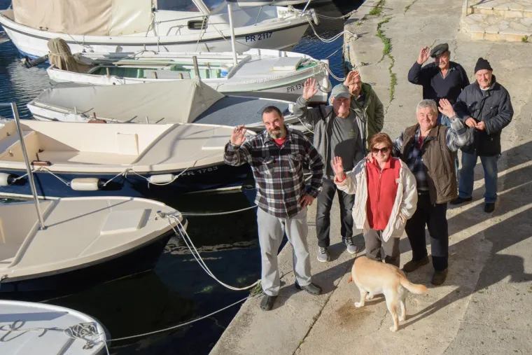Najmanji naseljeni otok u Hrvatskoj: Izvan sezone ovdje živi desetak ljudi i svi nose isto prezime