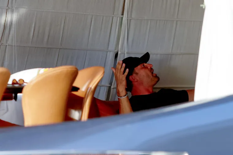 Olmo se u dru&scaron;tvu djevojke i poznatog agenta odmara na Jadranu na luksuznoj jahti