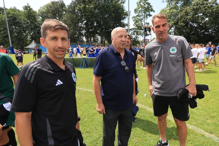 Dinamo je ovo čekao devet godina: Nagrade predavali legendarni bivši i sadašnji Plavi