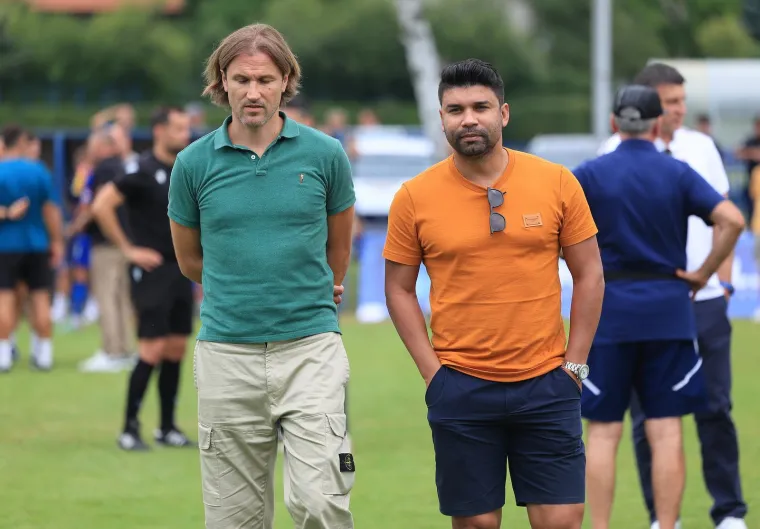 Dinamo je ovo čekao devet godina: Nagrade predavali legendarni biv&scaron;i i sada&scaron;nji Plavi