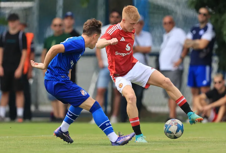 Dinamo je ovo čekao devet godina: Nagrade predavali legendarni biv&scaron;i i sada&scaron;nji Plavi