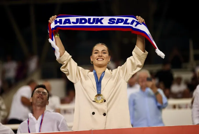 Na Poljudu se pojavila Barbara Matić sa zlatnom medaljom, Torcida napravila bakljadu
