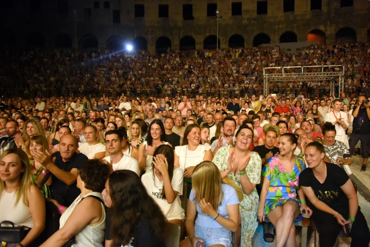 Doris Dragović napunila Arenu: Publiku je oduševila fantastičnim izvedbama