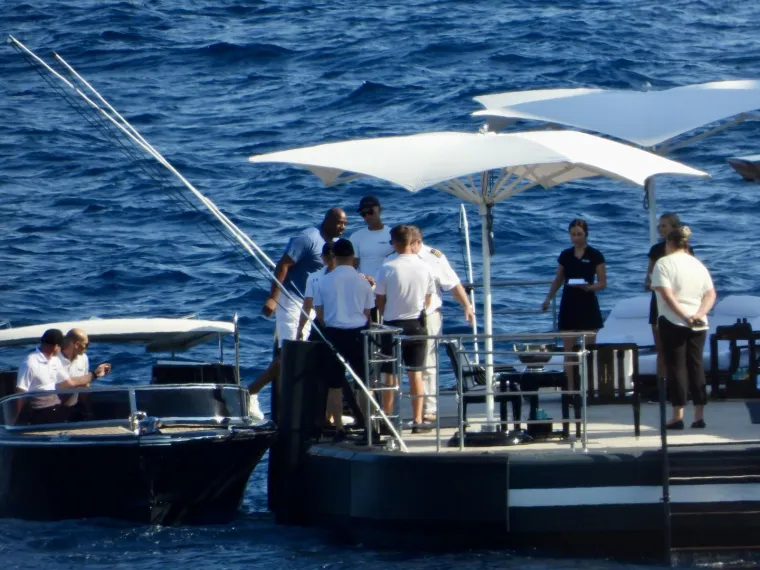 Legendarni ko&scaron;arka&scaron; Magic Johnson stigao na odmor u Hrvatsku: Evo kako uživa na jahti