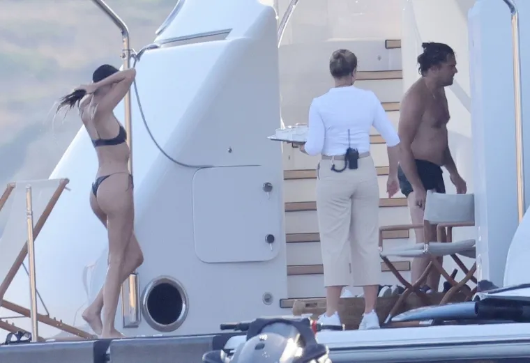 Leonarda DiCaprija opekla meduza dok je uživao u ronjenju s mlađahnom devojkom