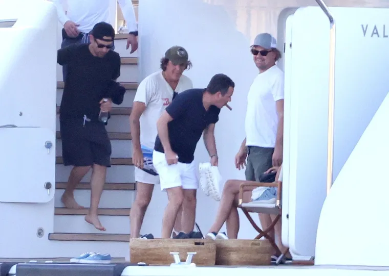 Leonarda DiCaprija opekla meduza dok je uživao u ronjenju s mlađahnom devojkom