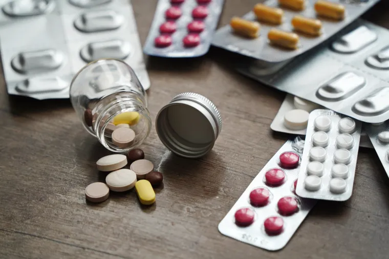 Jacquie je navela sedam lijekova koje biste trebali izbjegavati ili biti oprezni kad ih pijete uz kavu - od tableta za krvni tlak do antibiotika i lijekova za astmu.