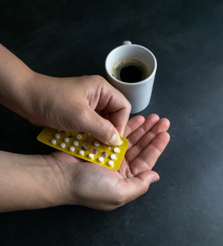 Jacquie je primijetila da oboje mogu djelovati s kofeinom te je upozorila: "Kofein se može suprotstaviti učincima beta-blokatora i povećati krvni tlak. Nema potrebe izbjegavati umjereni unos, ali čini se da je najbolje izbjegavati pretjeranu konzumaciju."