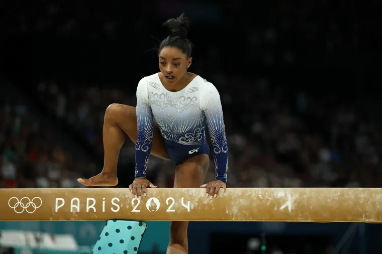 Simone Biles poput palčice: Najbolja gimnastičarka u povijesti visoka je samo 142 cm