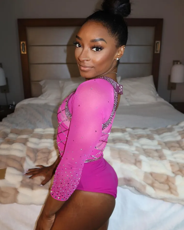 Simone Biles poput palčice: Najbolja gimnastičarka u povijesti visoka je samo 142 cm