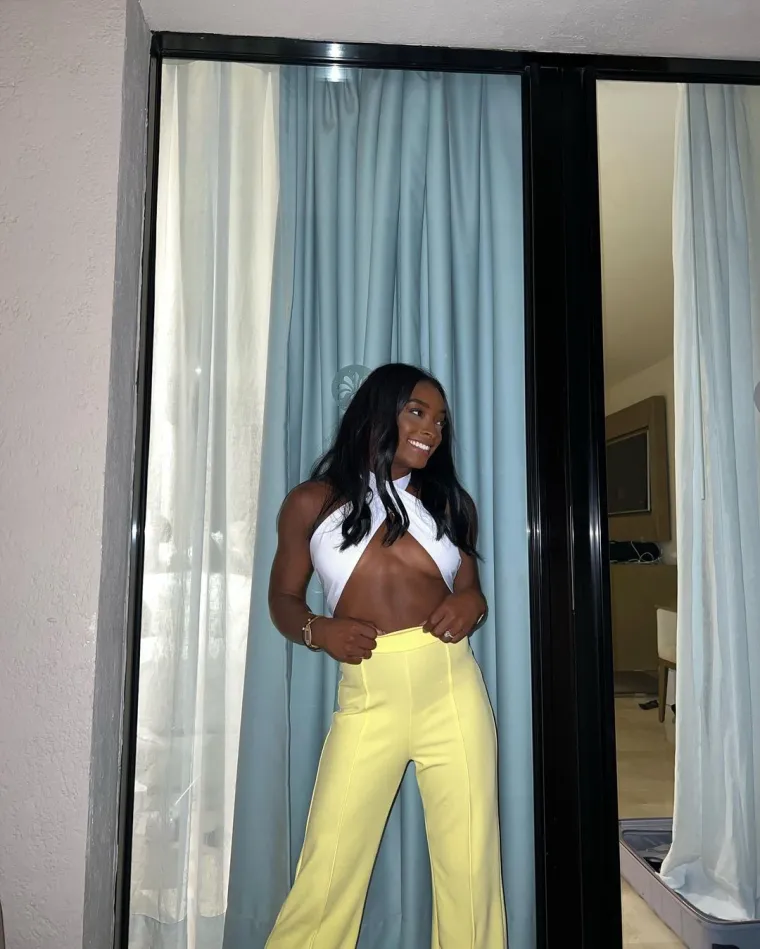 Simone Biles poput palčice: Najbolja gimnastičarka u povijesti visoka je samo 142 cm