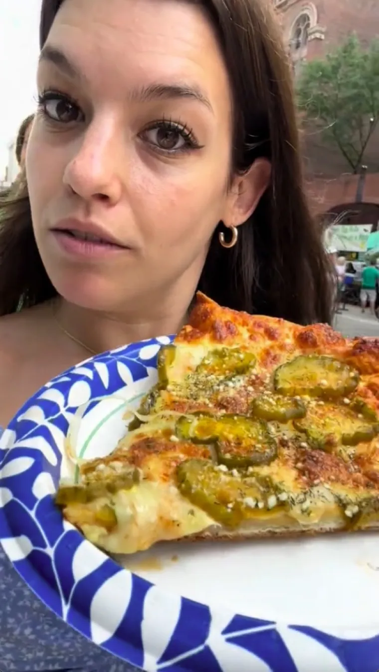 Pojela je komad pizze i tijekom tri naredna sata natekla kao da je glavu gurnula u osinjak