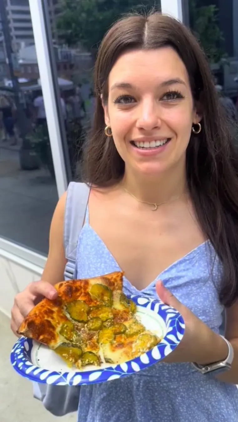 Pojela je komad pizze i tijekom tri naredna sata natekla kao da je glavu gurnula u osinjak