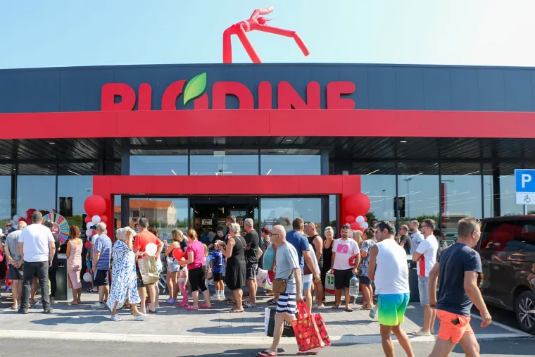 PLODINE STIGLE U PRIVLAKU