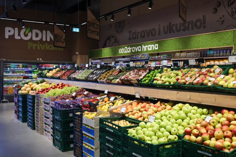 PLODINE STIGLE U PRIVLAKU