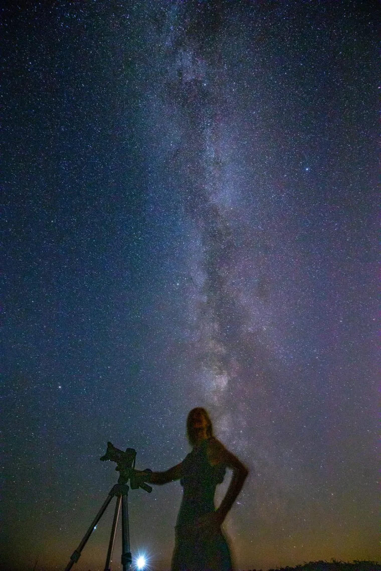 U trenutku kada Zemlja prolazi kroz tu rijeku čestica oko Sunca, kometi ulazeći u na&scaron;u atmosferu velikom brzinom sagorijevaju, a iza njih ostaju tragovi koje nazivamo meteori.