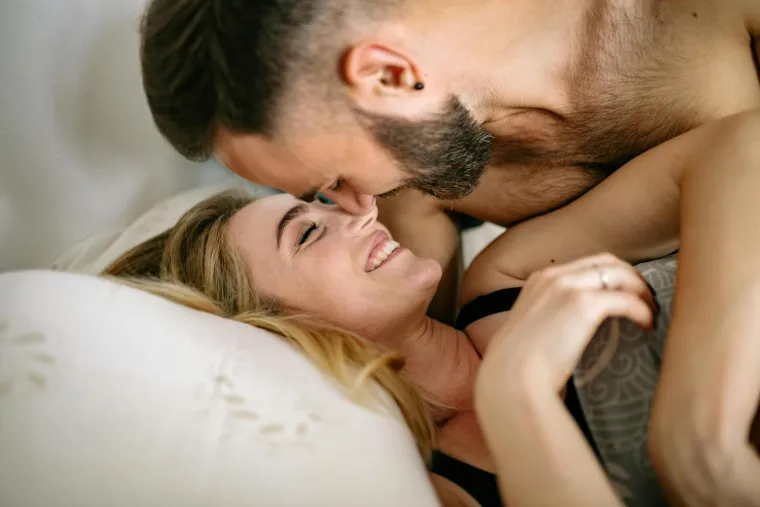 Jedan pacijent iz studije, koji je uzimao pramipeksol, rekao je da se morao ispričati kod kuće ili u restoranima te bi se zatim povukao u kupaonicu kod prijatelja kako bi masturbirao. Također bi probudio svoju partnericu usred noći kako bi zadovoljio svoje potrebe.