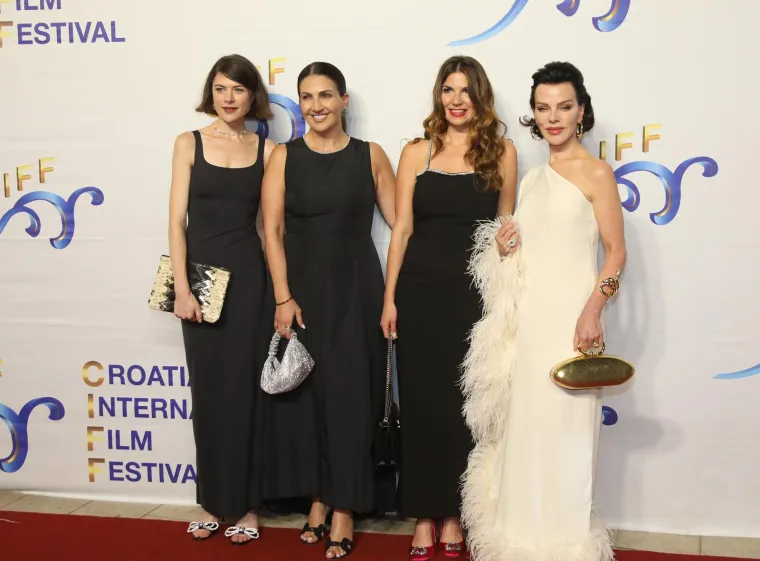 Na filmskom festivalu u Šibeniku uživale poznate face: Među njima holivudska glumica