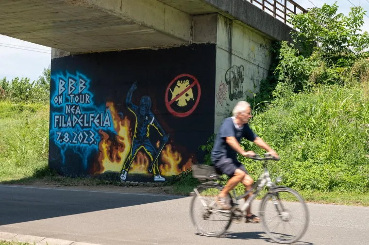 Boysi se prisjetili Grčke: Dočekani su molotovljevim koktelima i noževima, a onda rastjerali domaćine