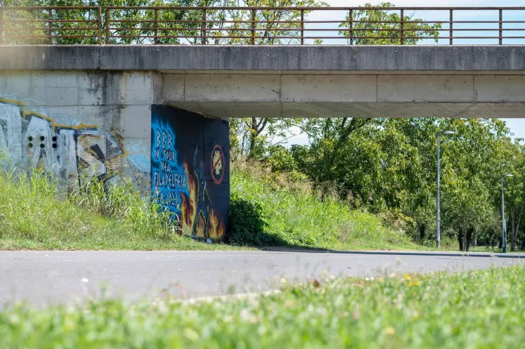 Boysi se prisjetili Grčke: Dočekani su molotovljevim koktelima i noževima, a onda rastjerali domaćine