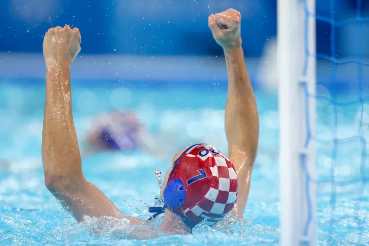 Kakve scene u Parizu nakon &scaron;to je Hrvatska zakazala treće veliko finale ove godine