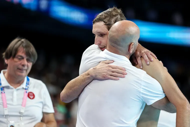 Kakve scene u Parizu nakon &scaron;to je Hrvatska zakazala treće veliko finale ove godine