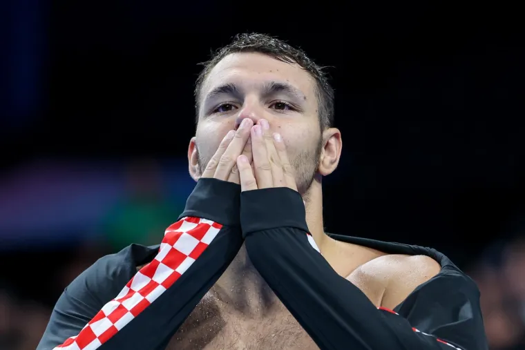 Kakve scene u Parizu nakon &scaron;to je Hrvatska zakazala treće veliko finale ove godine