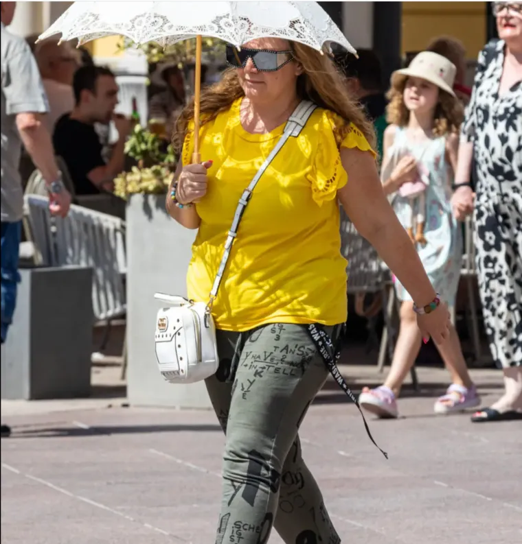 Lijepe dame odličnih outfita pro&scaron;etale riječkom &scaron;picom: Pogledajte atmosferu na Korzu