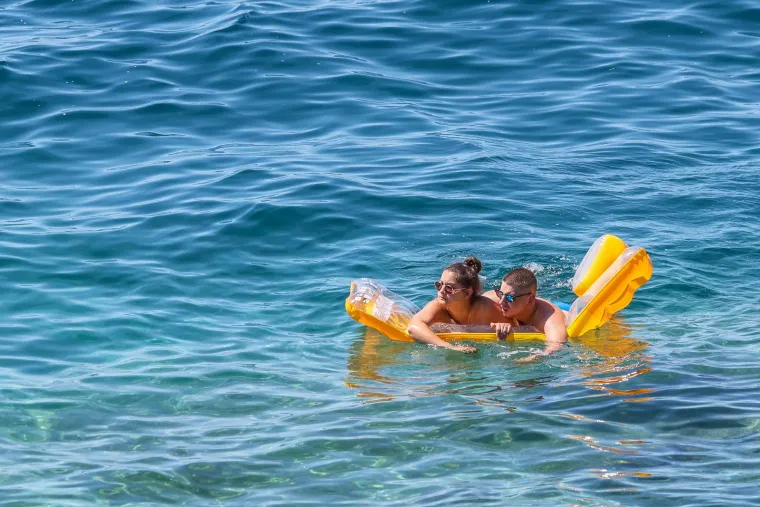 Paklene vrućine i idilični prizori s plaža: Vikend stvoren za brčkanje i odmor
