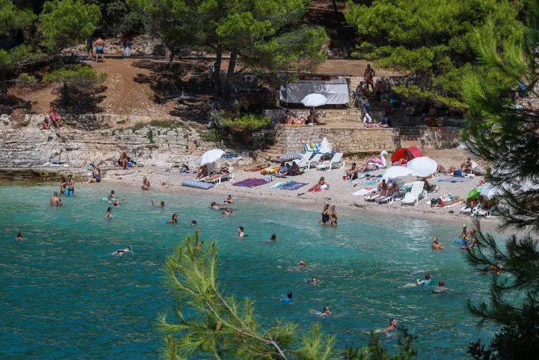 Paklene vrućine i idilični prizori s plaža: Vikend stvoren za brčkanje i odmor