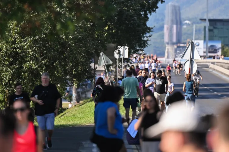 Mlade, lijepe i vesele idu na koncert Eda Sheerana. Pogledajte atmosferu prije koncerta godine u Zagrebu