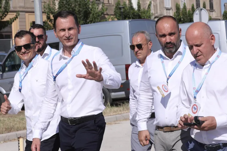 Veseli i raspoloženi, lijepo im u dolini Neretve: Političari se sjatili na Maraton lađa. Evo tko je sve došao