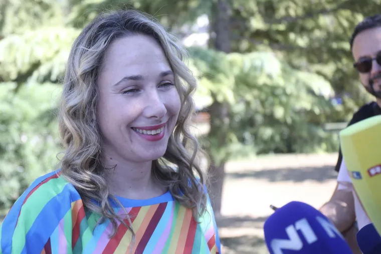 Veseli i raspoloženi, lijepo im u dolini Neretve: Političari se sjatili na Maraton lađa. Evo tko je sve do&scaron;ao