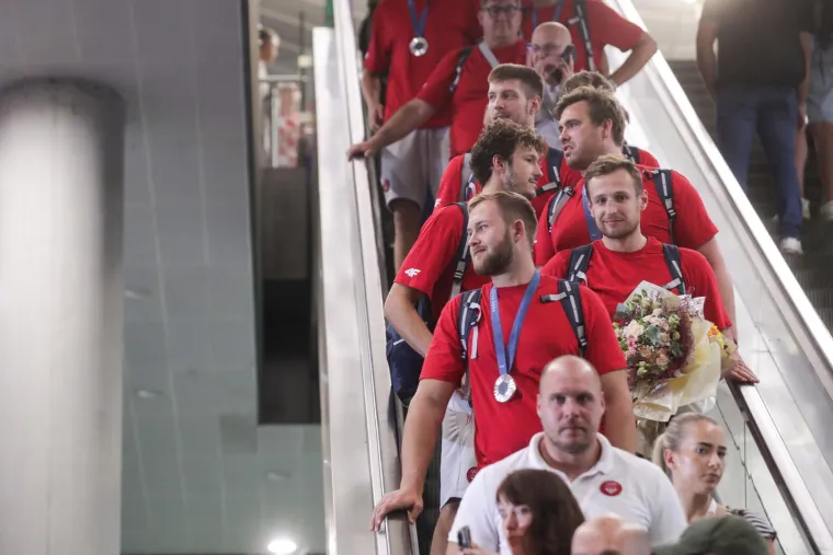 Slikali se, družili i pjevali: Pogledajte kako je izgledalo na dočeku za na&scaron;e olimpijce