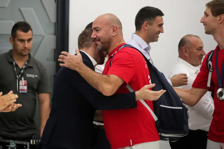 Slikali se, družili i pjevali: Pogledajte kako je izgledalo na dočeku za na&scaron;e olimpijce
